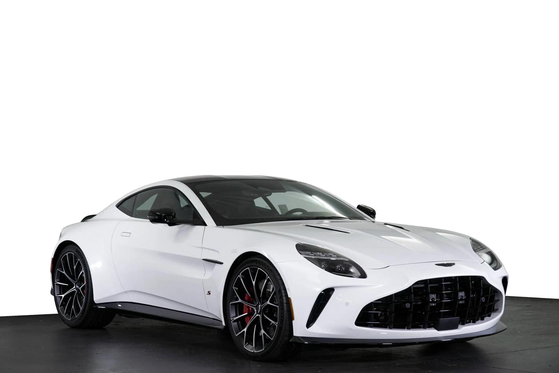 mph022_3006146879_New_2026_Aston_Martin_Vantage_1768443052_a0c032012c