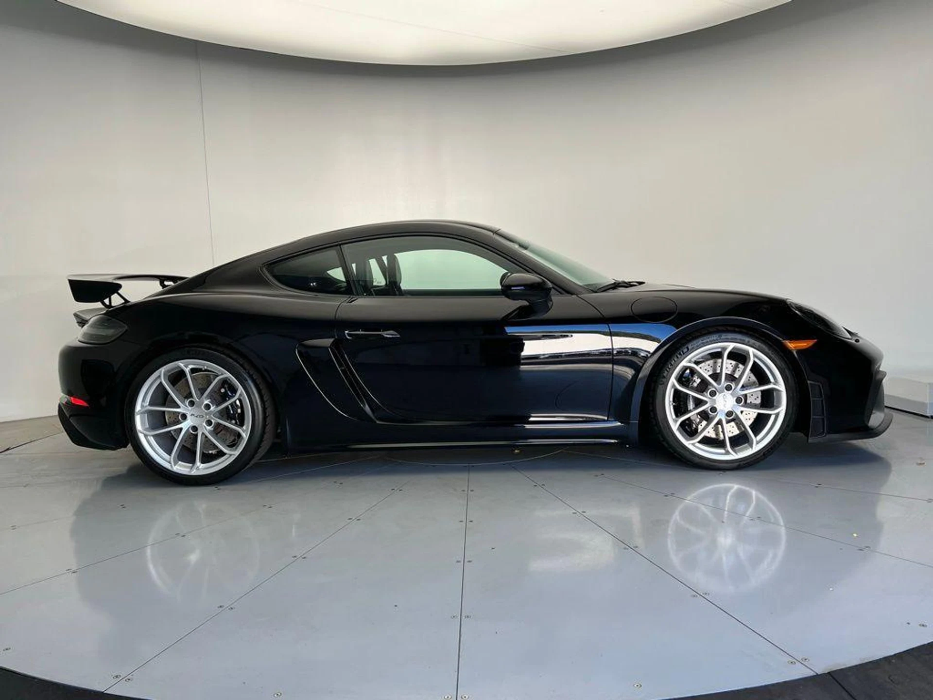 mph022_3008776206_x_ZZ_Lw3_Fj7_E6_W_Lu_UP_Kvi_Up_Ag_Op6g_c2138561a0