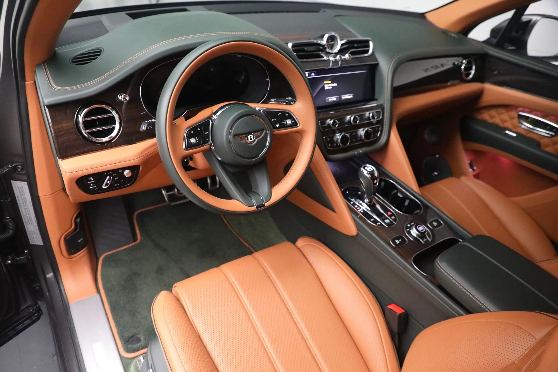 mph022_3010455739_Used_2023_Bentley_Bentayga_Azure_Hybrid_1721850994_e7e343367f