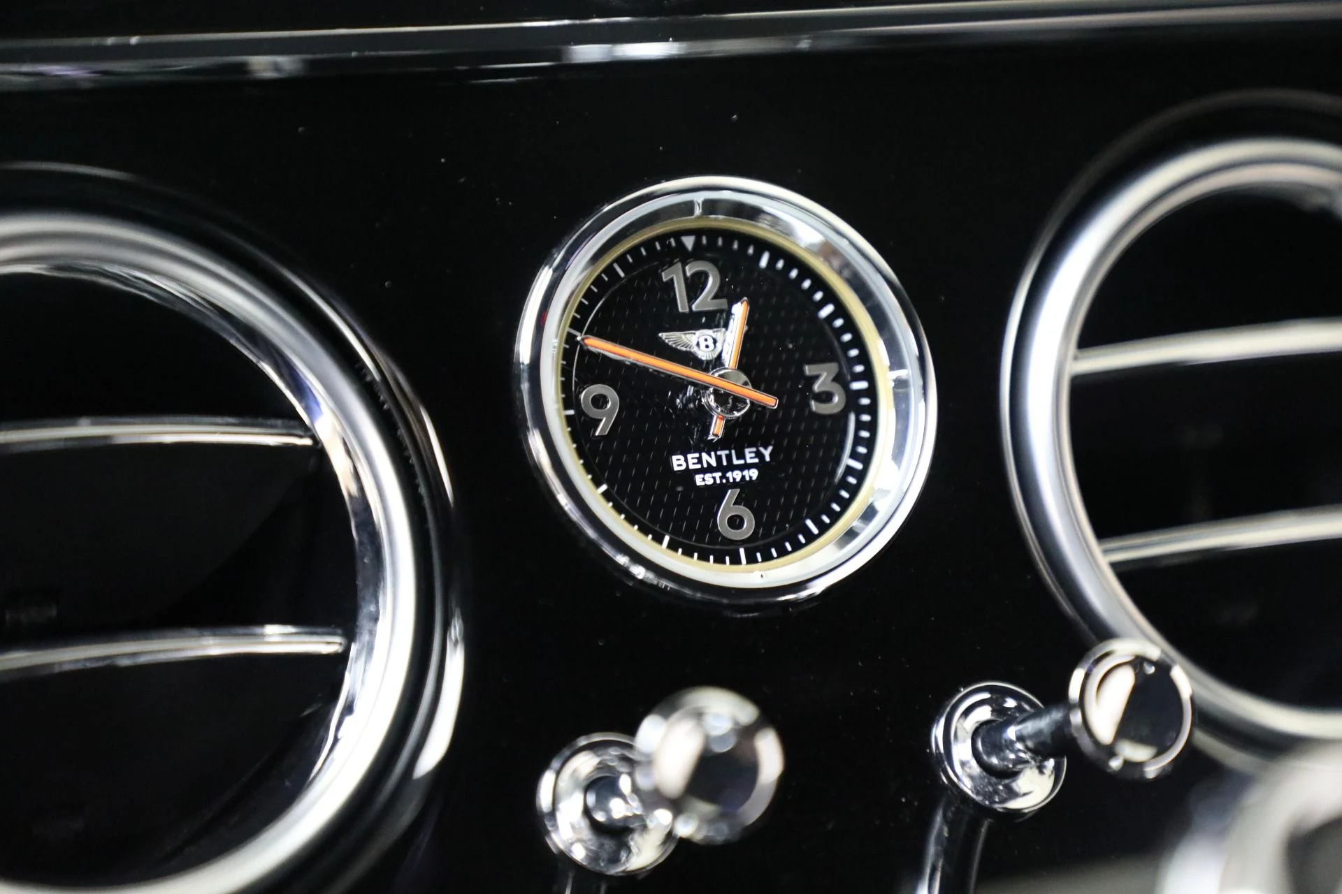 mph022_3012020096_Used_2022_Bentley_Continental_GT_V8_1762635869_0ac13e0d6f