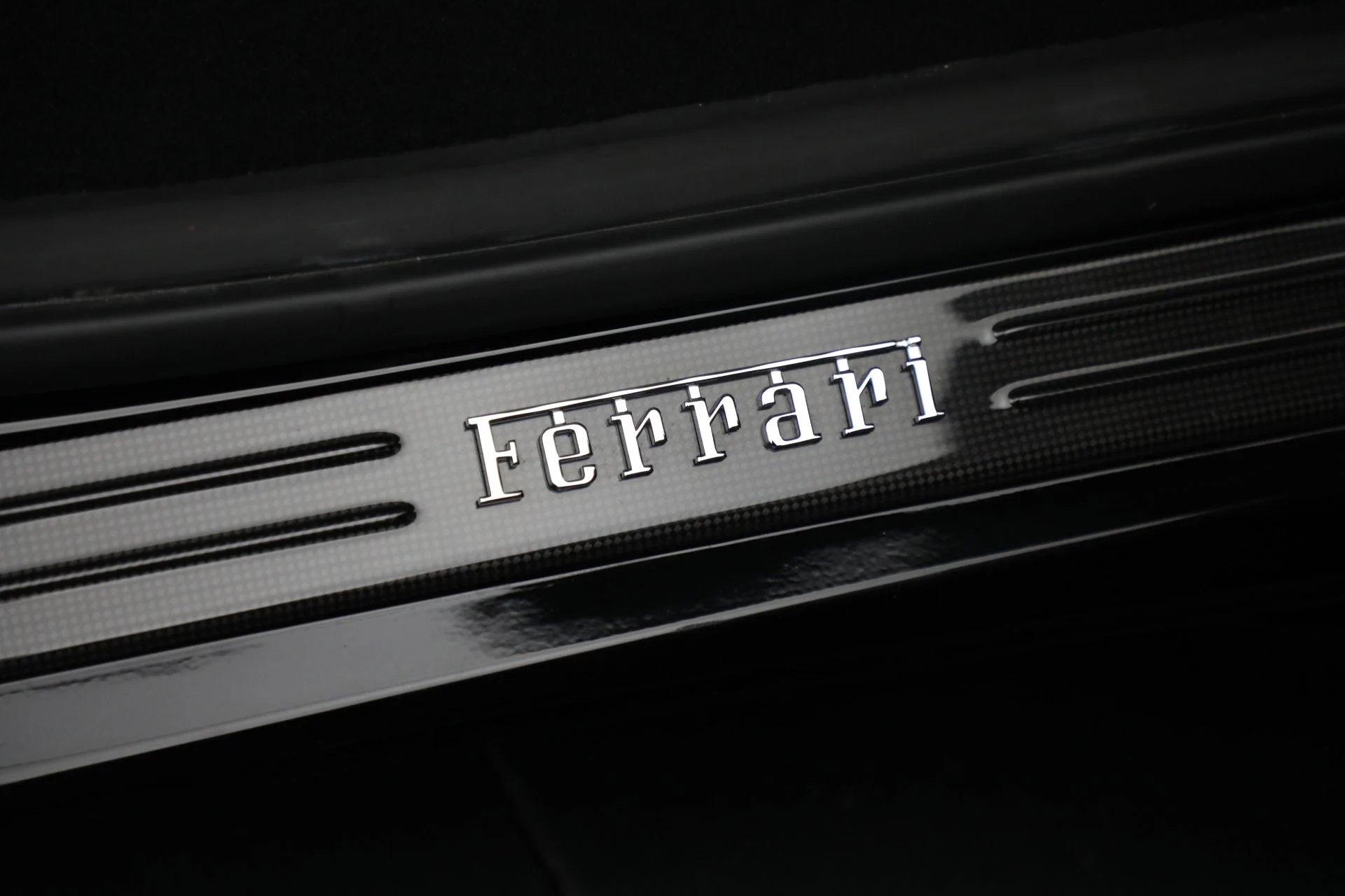 mph022_3012432170_Used_2020_Ferrari_F8_Tributo_1762209195_51451a1ebb