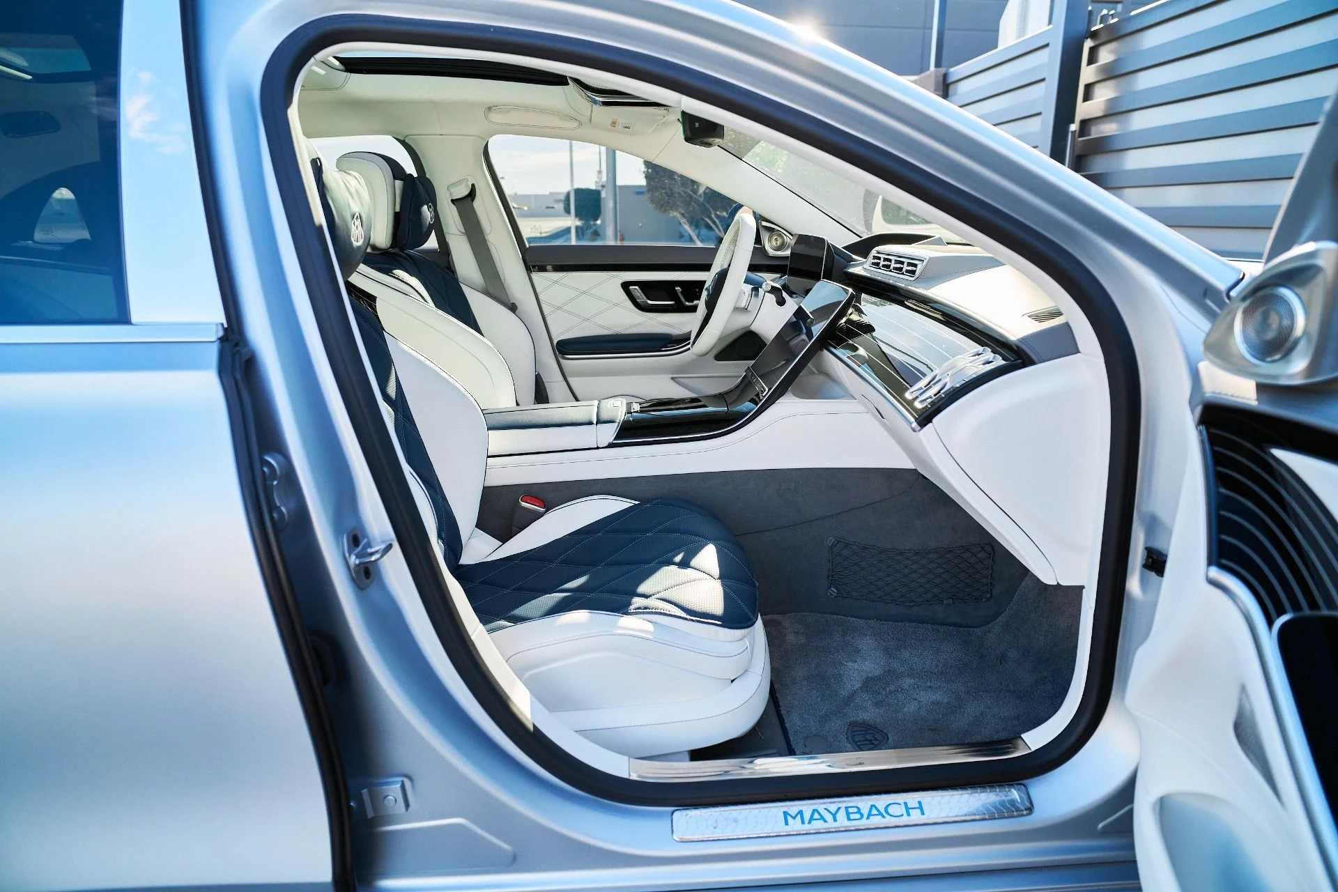 mph022_3015498364_Used_2024_Mercedes_Benz_S_Class_Maybach_S_680_1765936771_567b918bf1