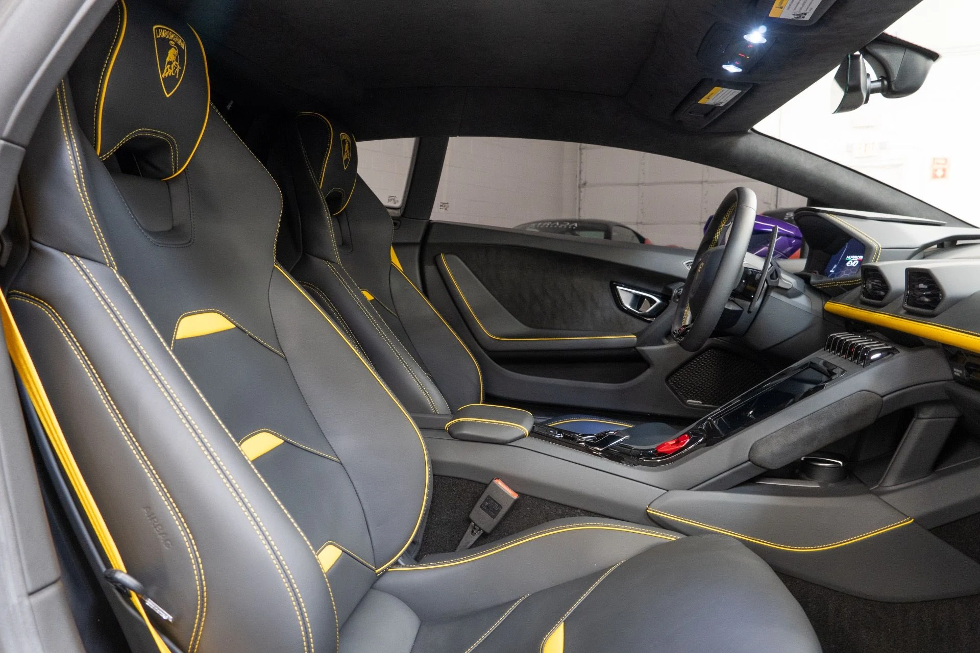 mph022_3017105931_Used_2023_Lamborghini_Huracan_EVO_1759348763_962087800d