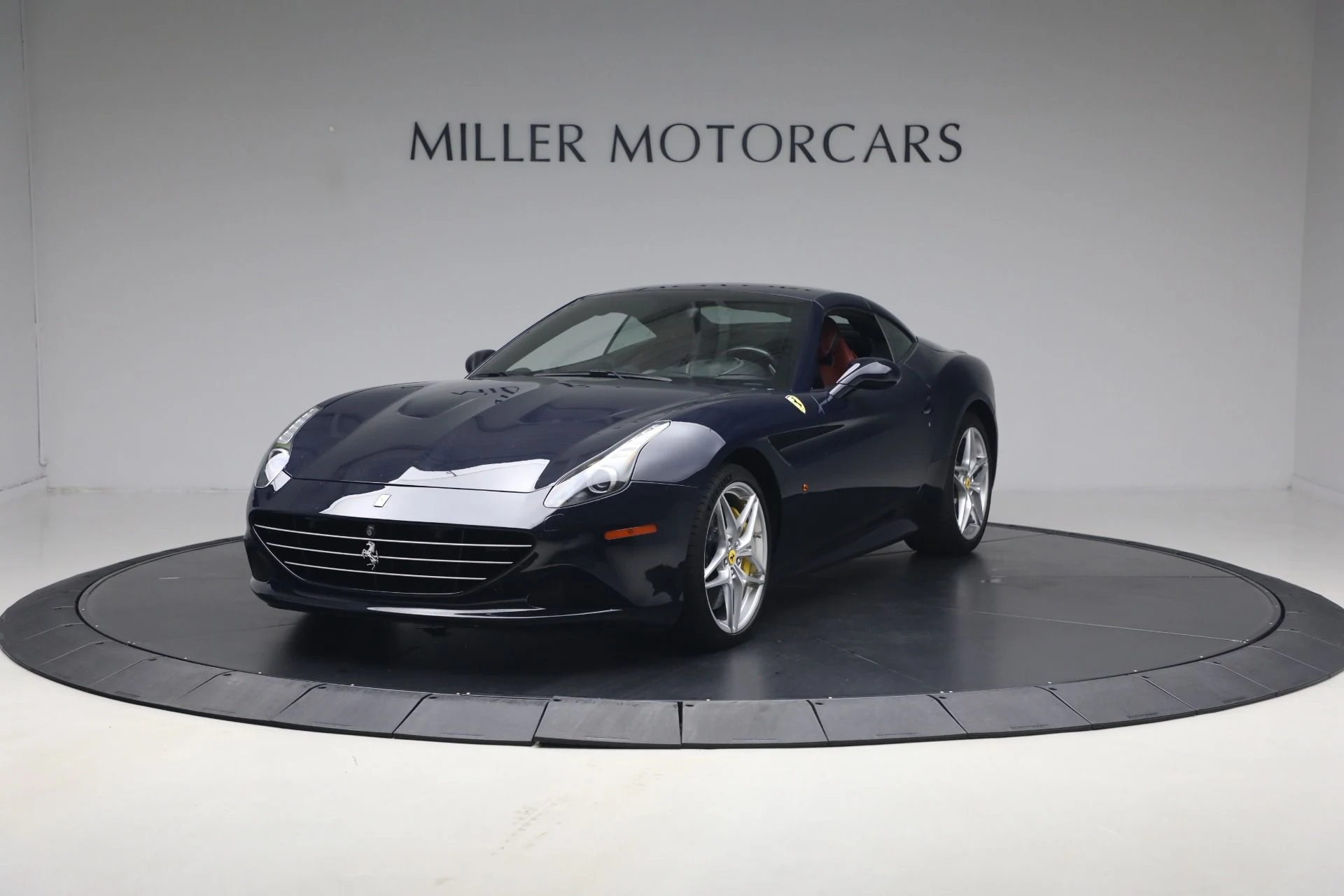 mph022_3021679356_Used_2016_Ferrari_California_T_1779313485_9c142564e4