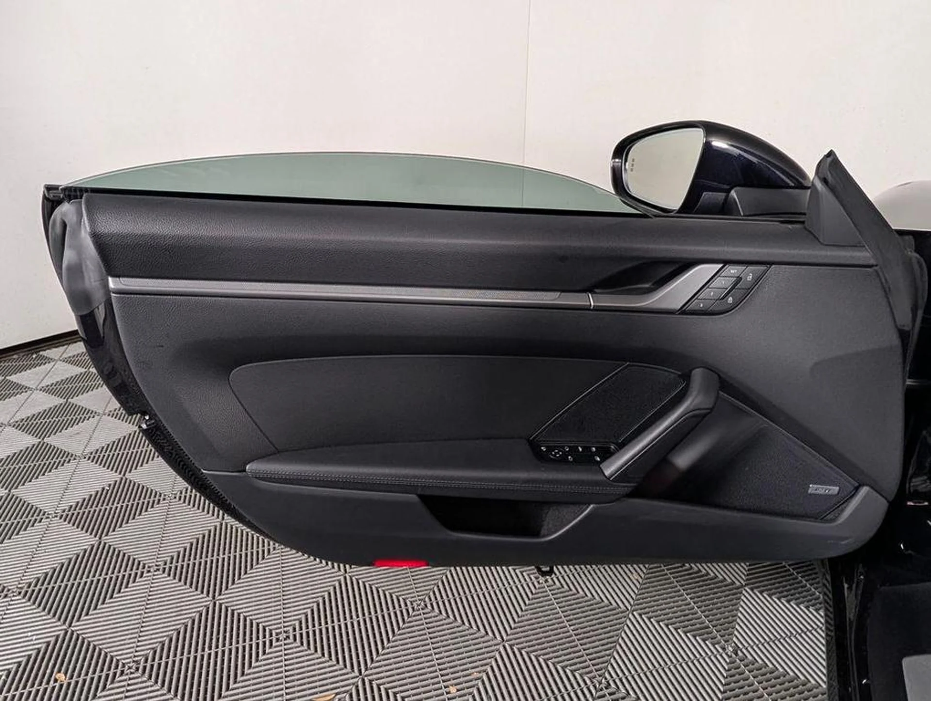 mph022_303723534_67_1_J_It_Vk_Ooo_WC_2_Uire9_DYX_9_G7_I_04037abe10