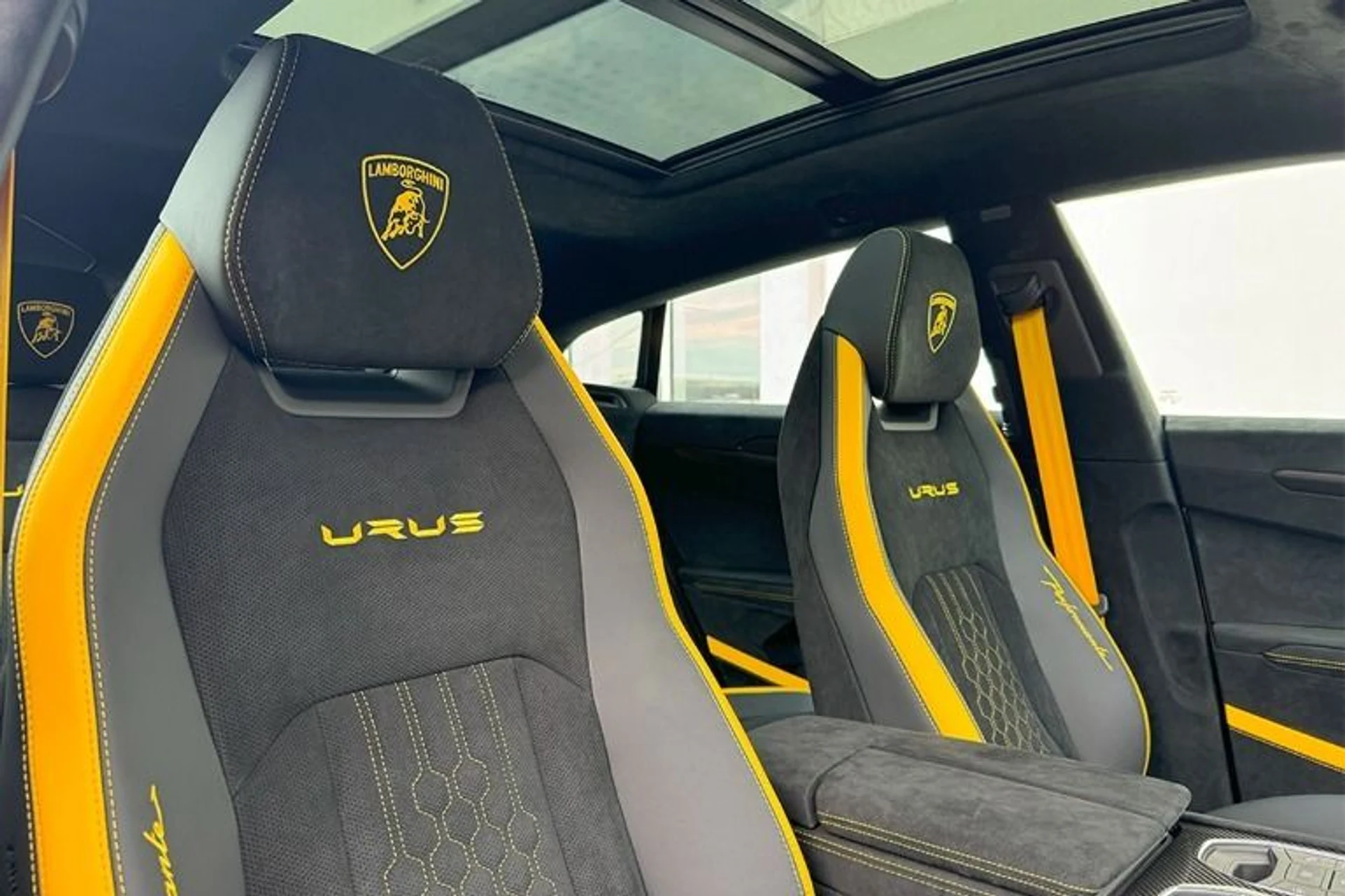 mph022_3039469744_Used_2024_Lamborghini_Urus_Performante_1737405766_572996b8b5