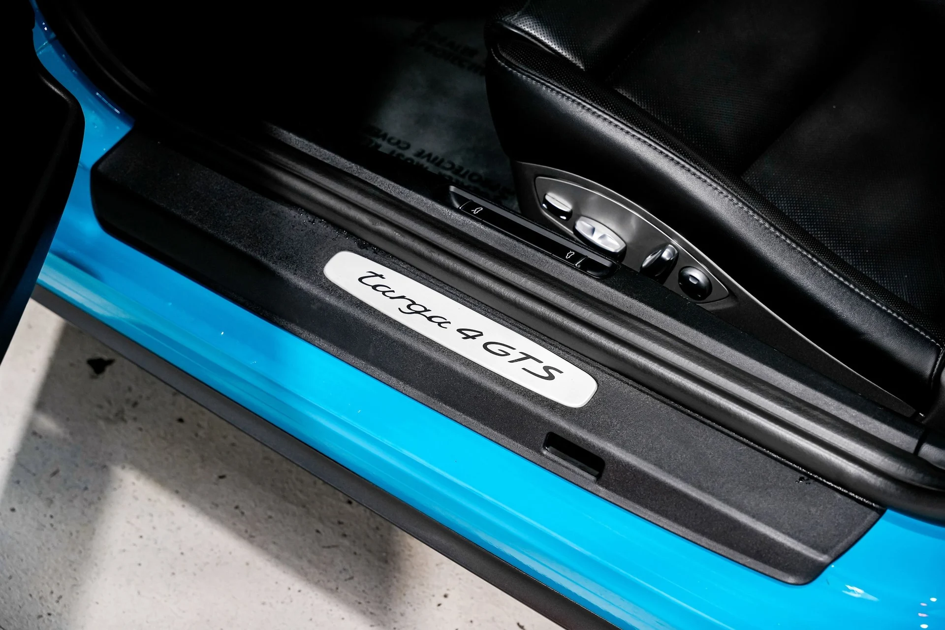 mph022_3043479777_c1b3a905e937b858b995f5e9f2d147cax_eba3398e19