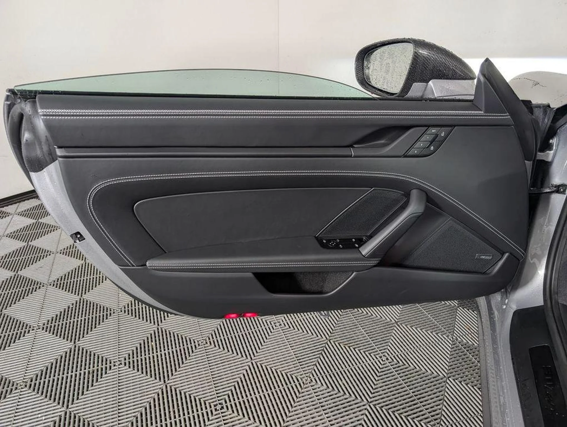 mph022_3049109659_zpf6rr_Q_My_Ntv_Zl_R2w0_E1_WXLIS_0_I_7fb56947f5