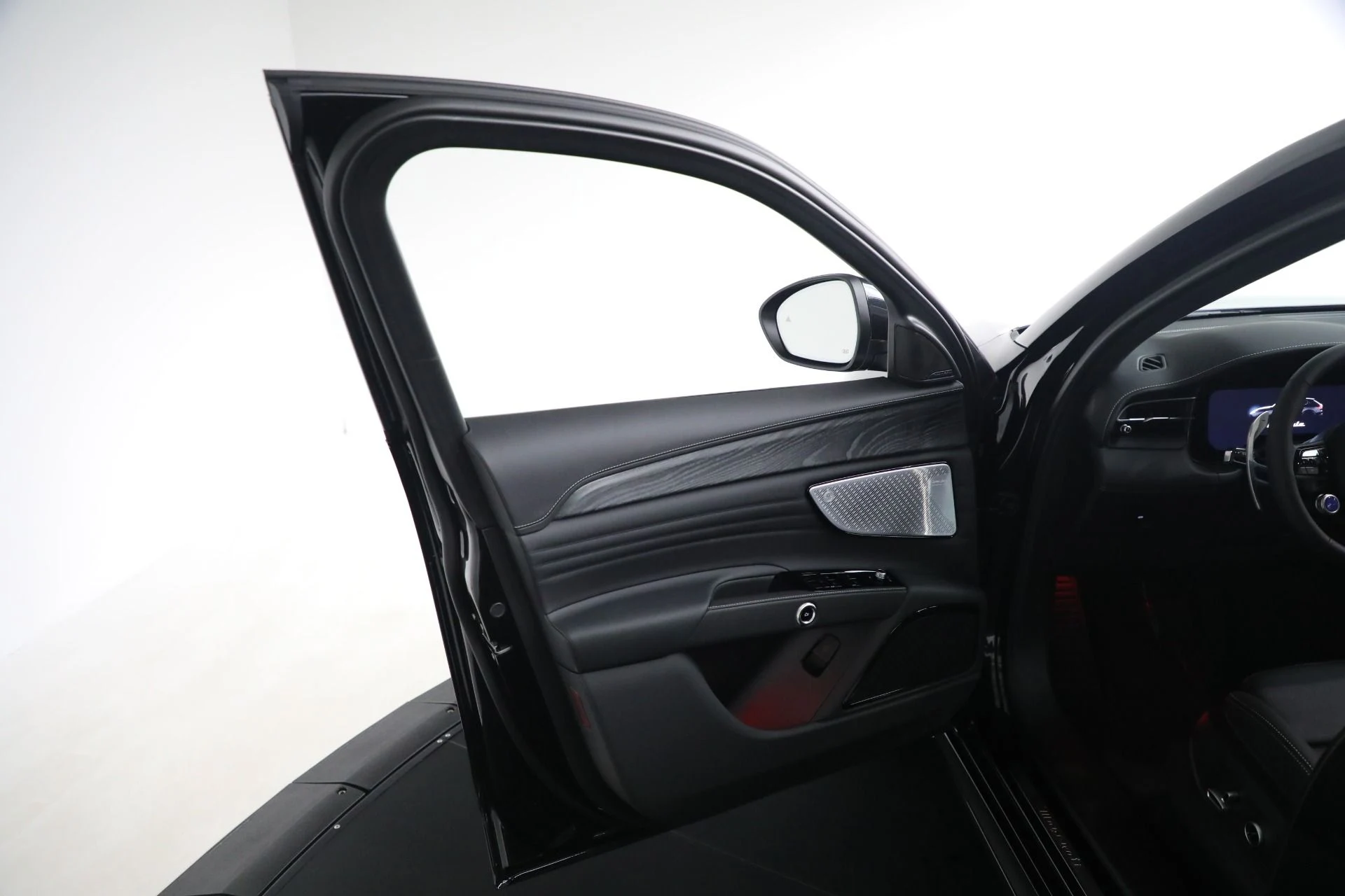 mph022_3049201900_New_2025_Maserati_Grecale_55b5ab6f30