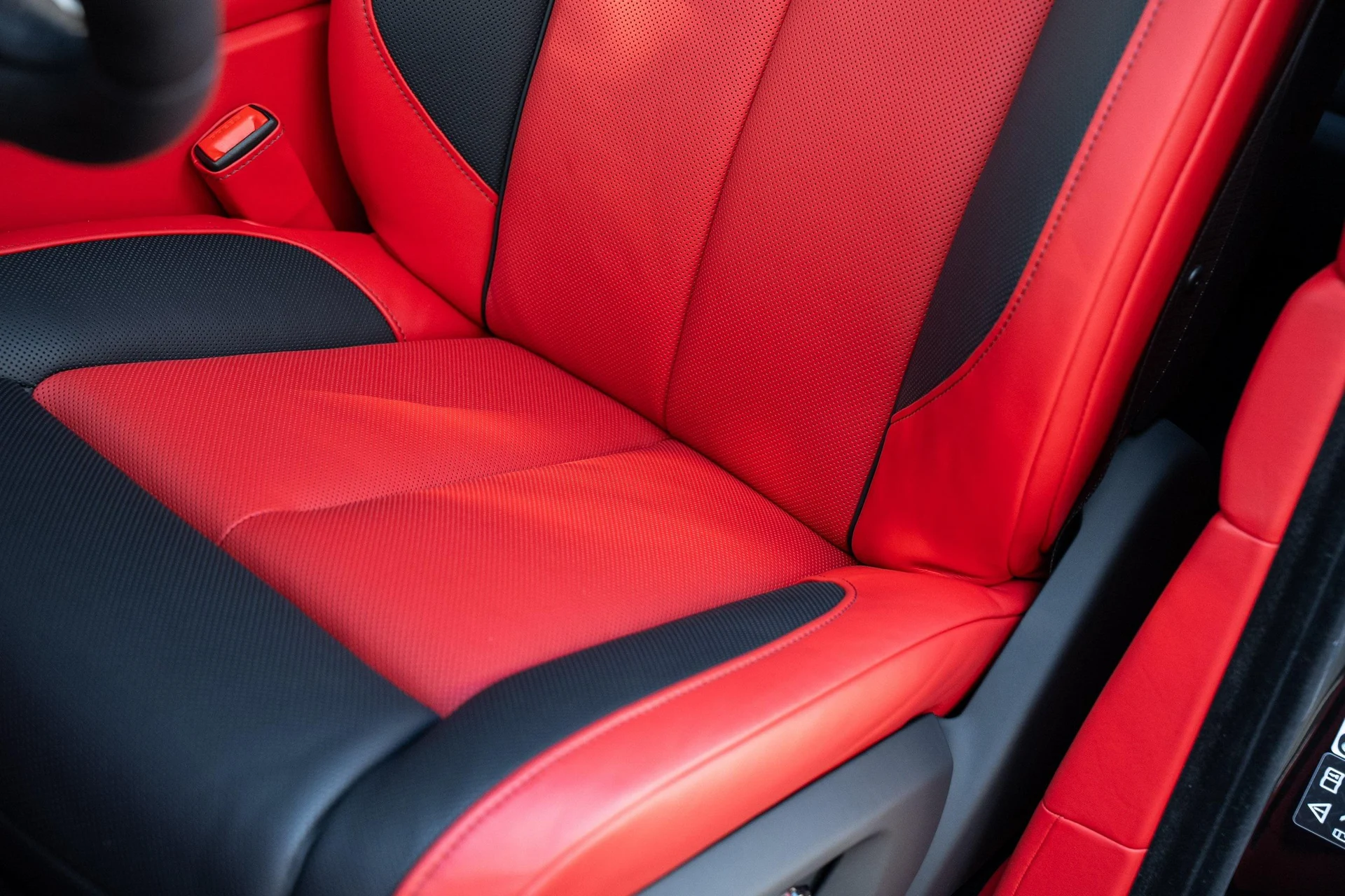 mph022_3053239641_444459225_695cc0418f3ee920bf5186c1_974d146df2