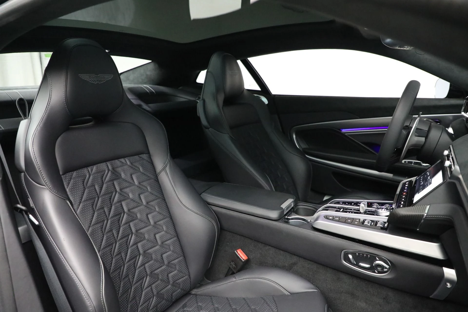 mph022_3065447363_New_2025_Aston_Martin_Vanquish_0ed916458e