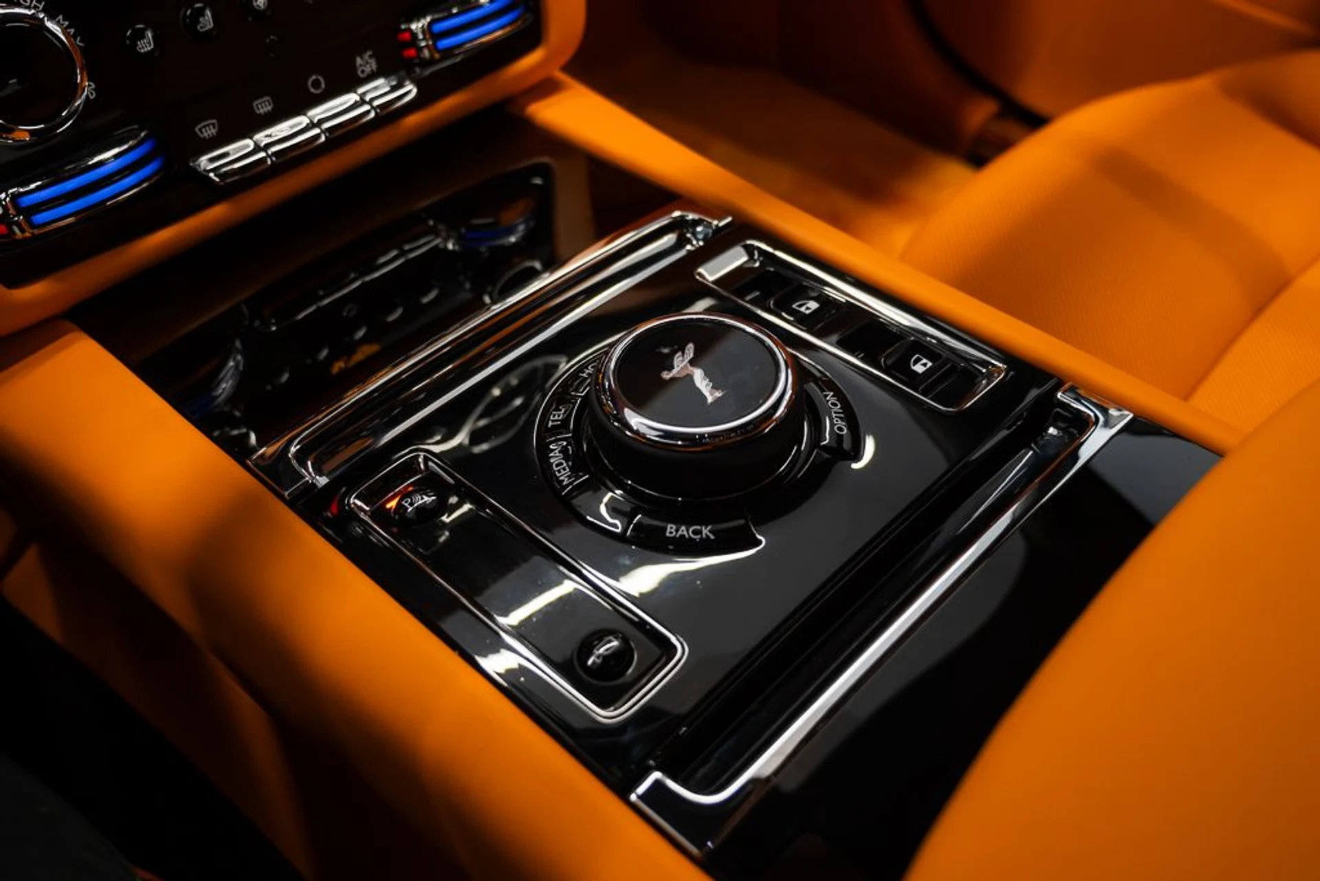 mph022_307001546_rolls_royce_spectre_2024_jpg_v_1761331953_dde1bc2347