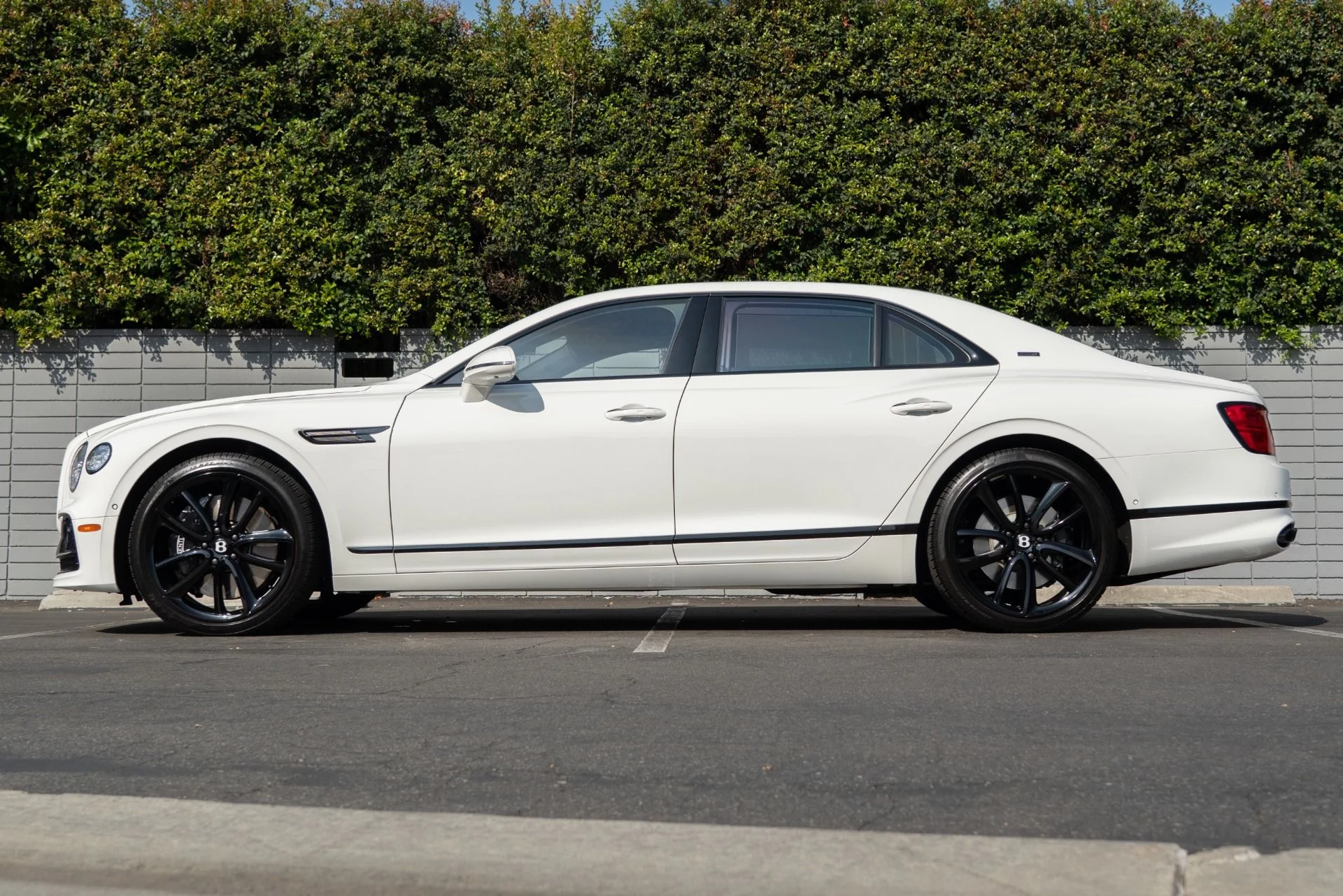 mph022_3077005638_Used_2024_Bentley_Flying_Spur_Edition_8_1757964716_6c3a23630f