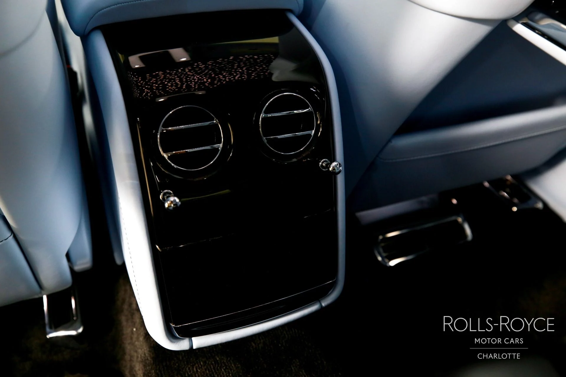 mph022_3086993899_Used_2026_Rolls_Royce_Phantom_1776091031_a241c67cde