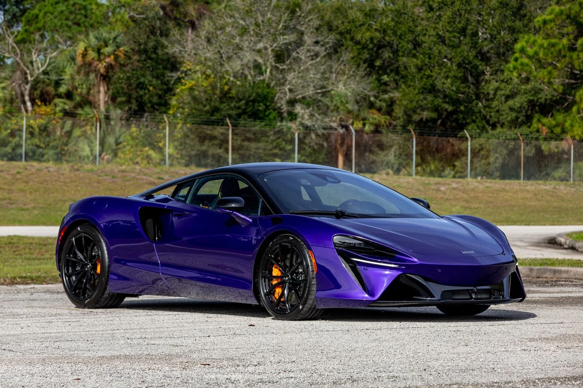 mph022_3090844831_362_p23_l_7ecb2730fa