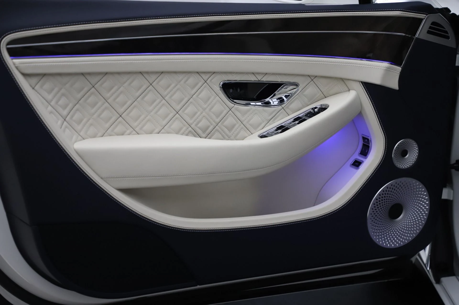 mph022_3094273488_Used_2020_Bentley_Continental_GTC_W12_First_Edition_1764172211_81ee0936d5