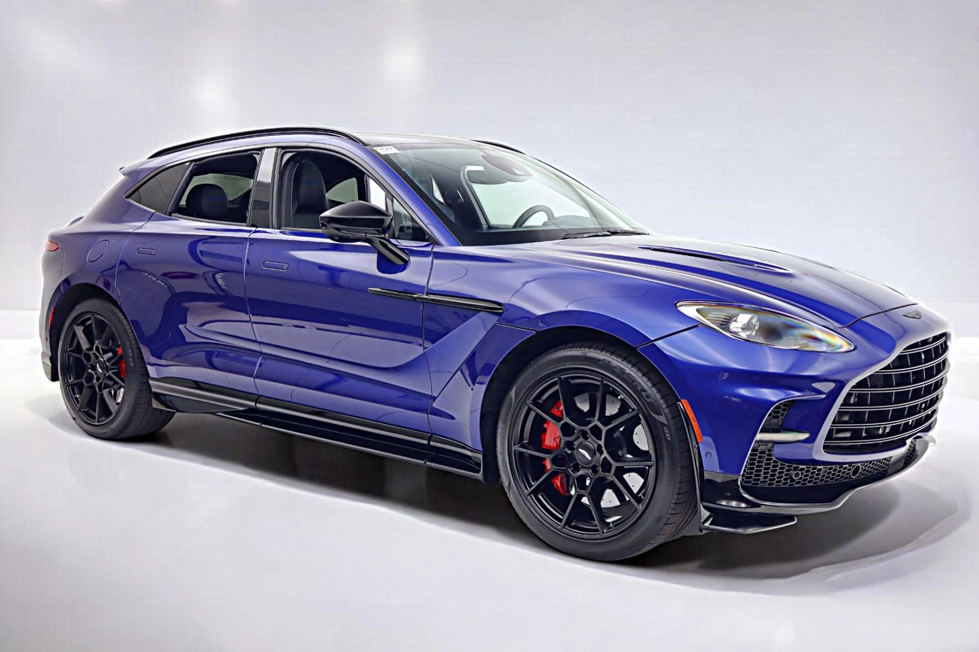 mph022_3096578540_Used_2023_Aston_Martin_DBX_707_6119719fa7