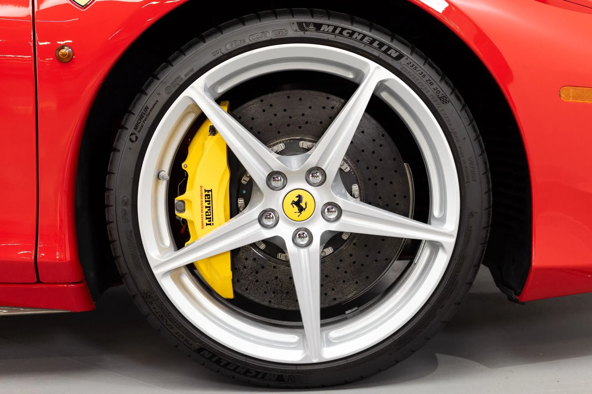 mph022_3096713381_Used_2014_Ferrari_458_Spider_1781623433_e9c7d3418d
