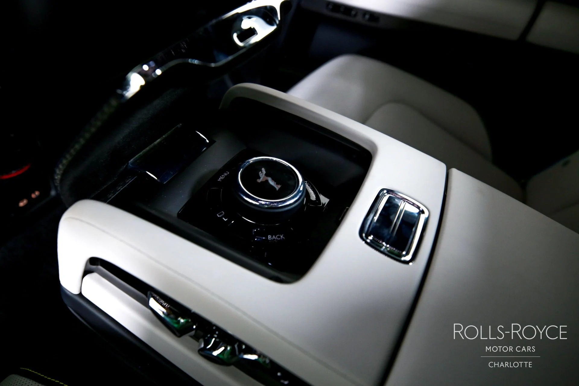 mph022_3107722871_Used_2025_Rolls_Royce_Black_Badge_Ghost_1759509892_991d9945b8