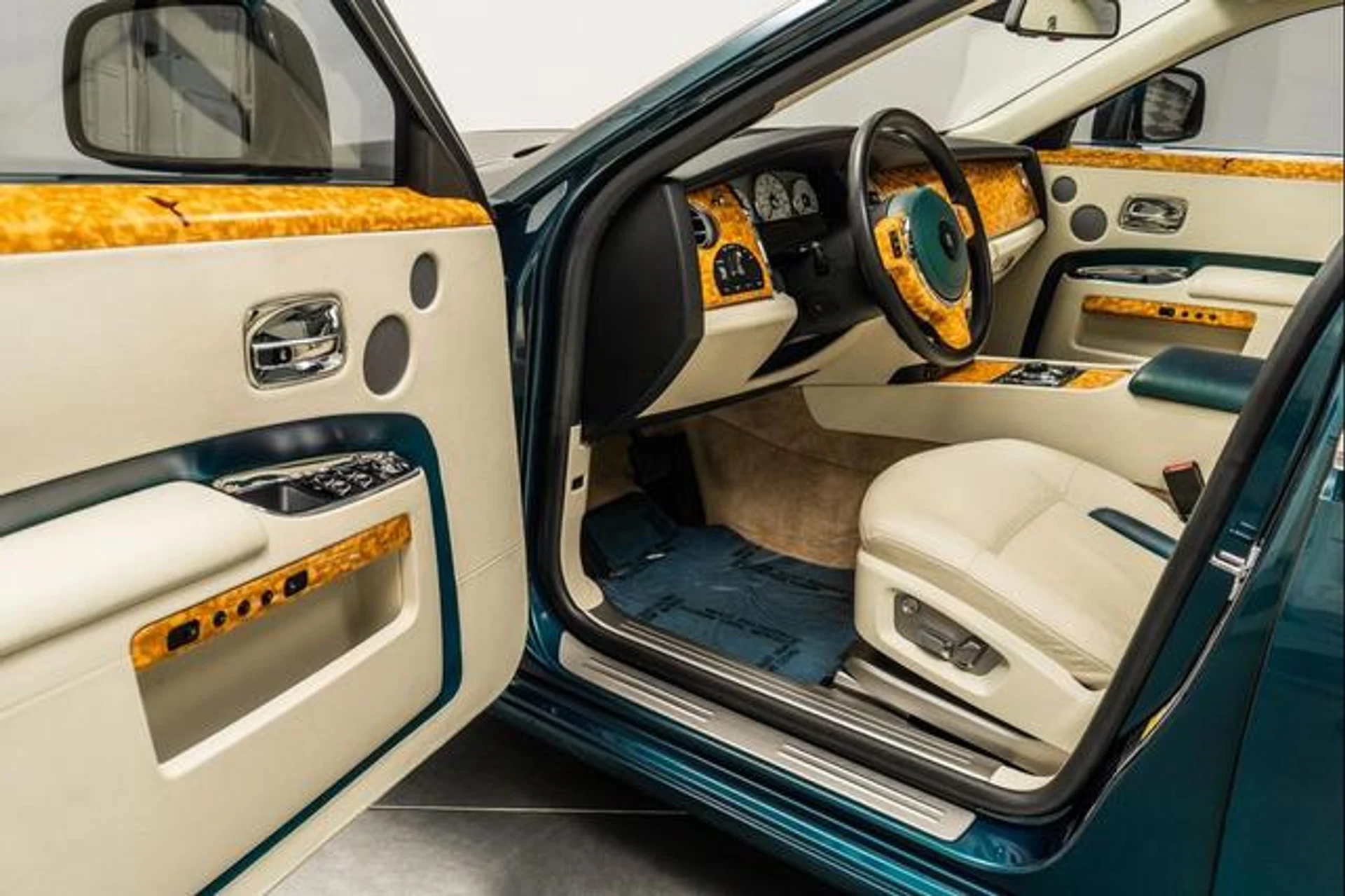 mph022_3110134577_AA_Qmsp5ej_Rf_Pqqk_J_Ut_Yb_V9g00_22e2ca62aa