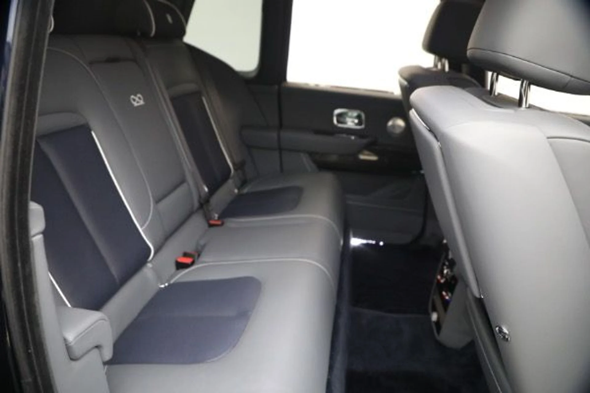 mph022_3111308473_Used_2025_Rolls_Royce_Black_Badge_Cullinan_fc5a68a3fe