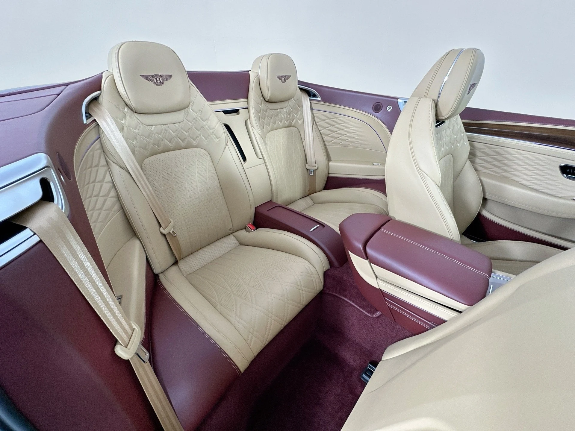 mph022_3111730120_23_6764631530