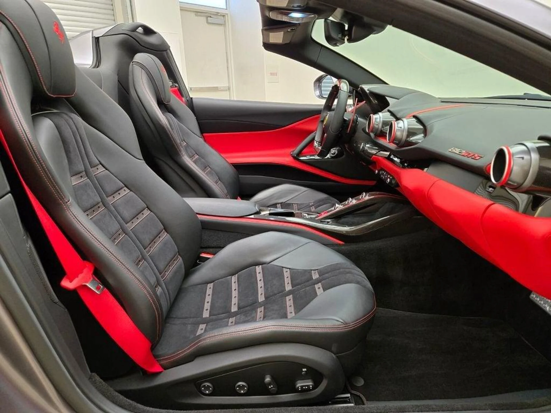 mph022_3112498937_Used_2022_Ferrari_812_GTS_1777383836_06c6bd9b73