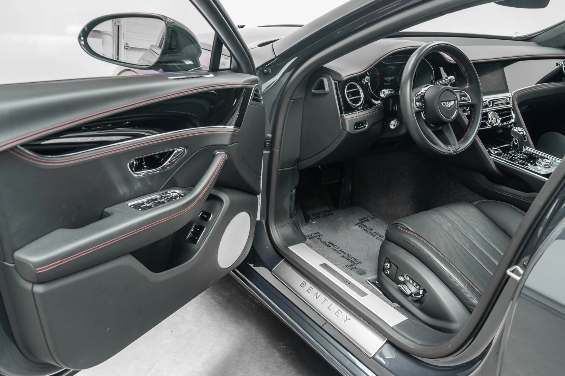 mph022_3114900140_Used_2024_Bentley_Flying_Spur_Edition_8_243_K_MSRP_Rotating_Display_Panoramic_Roof_1782501825_6fbbe1b77d