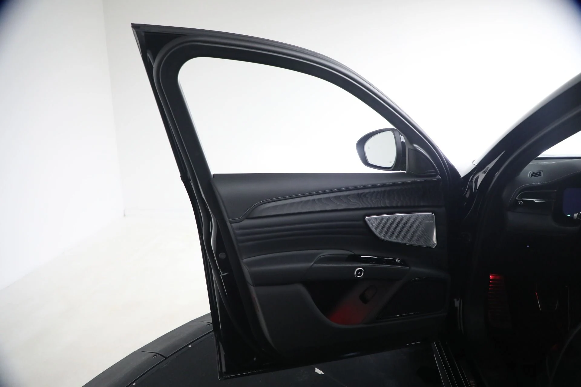 mph022_3116269495_New_2026_Maserati_Grecale_Modena_V6_1770392507_577e50d5dc