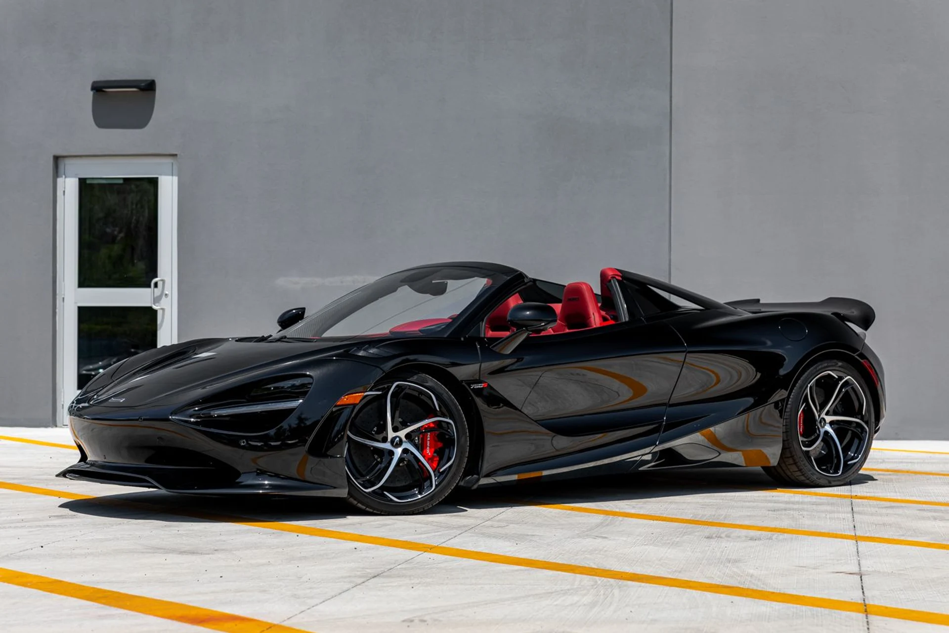 mph022_311678767_550_p24_l_342bde37aa