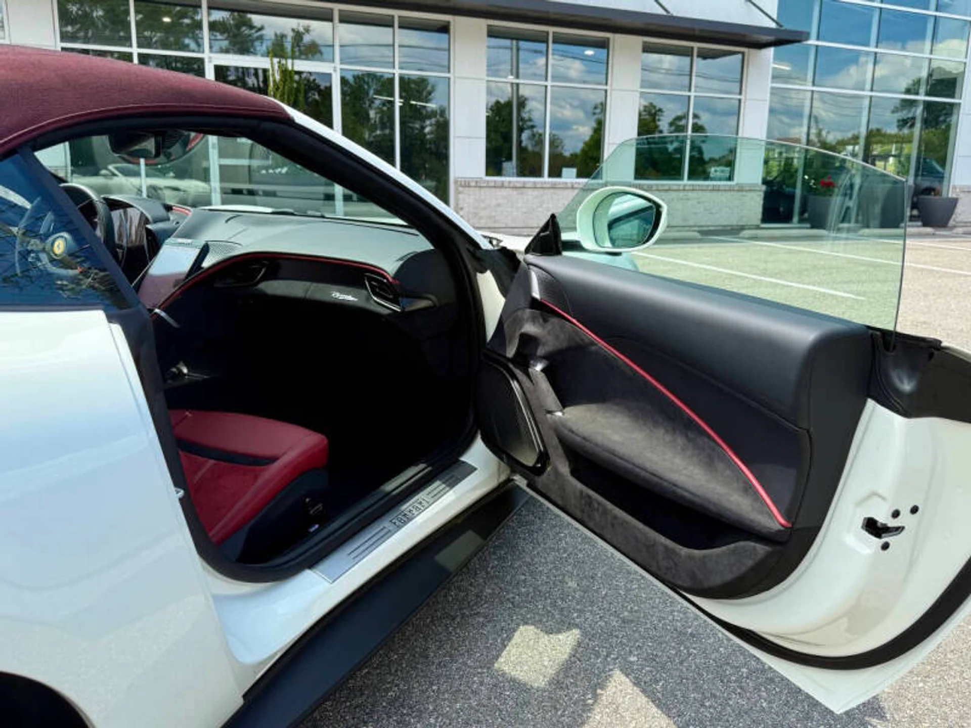 mph022_312485406_2025_ferrari_roma_spider_base_2dr_convertible_4e63cf122e