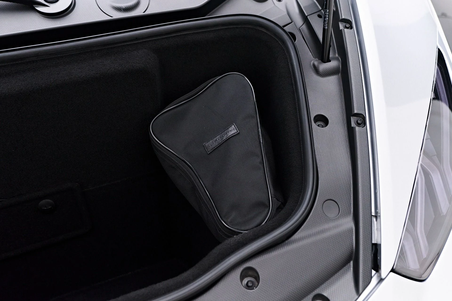 mph022_3136434310_Used_2018_Lamborghini_Huracan_Performante_1761069248_526f42efa9