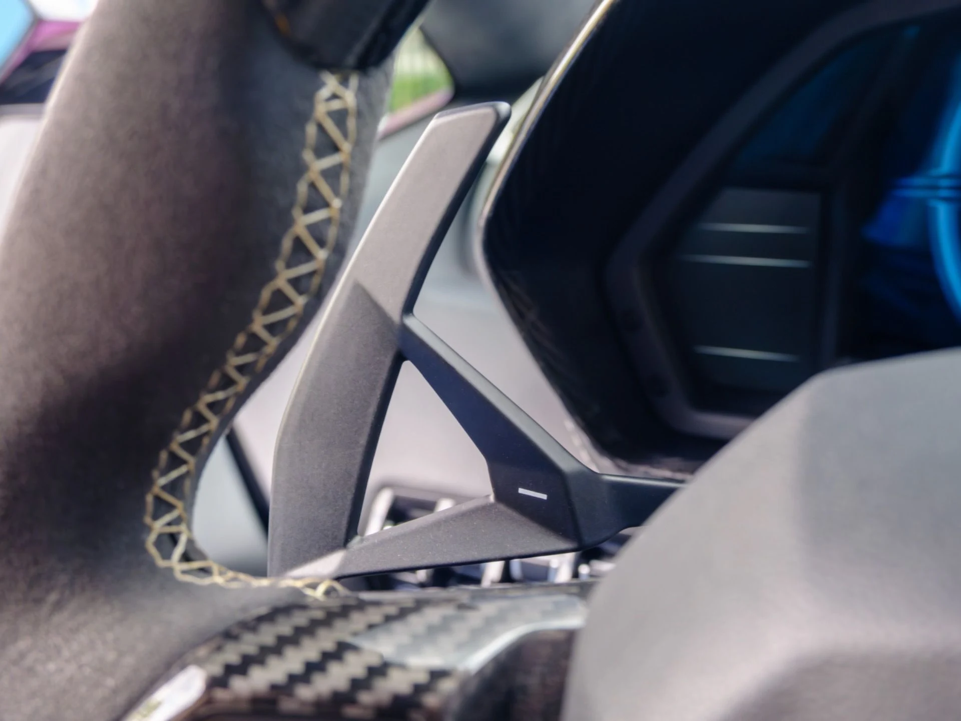 mph022_3136985719_Used_2018_Lamborghini_Aventador_S_1778520653_3815b545d5