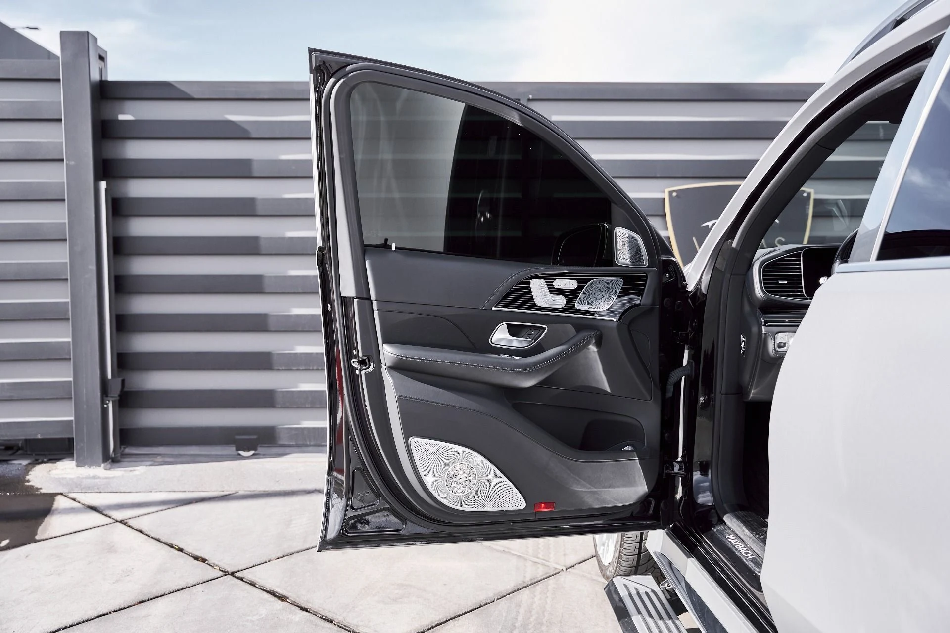 mph022_3146282838_Used_2021_Mercedes_Benz_GLS_Maybach_GLS_600_1768358346_c79fc82fc2