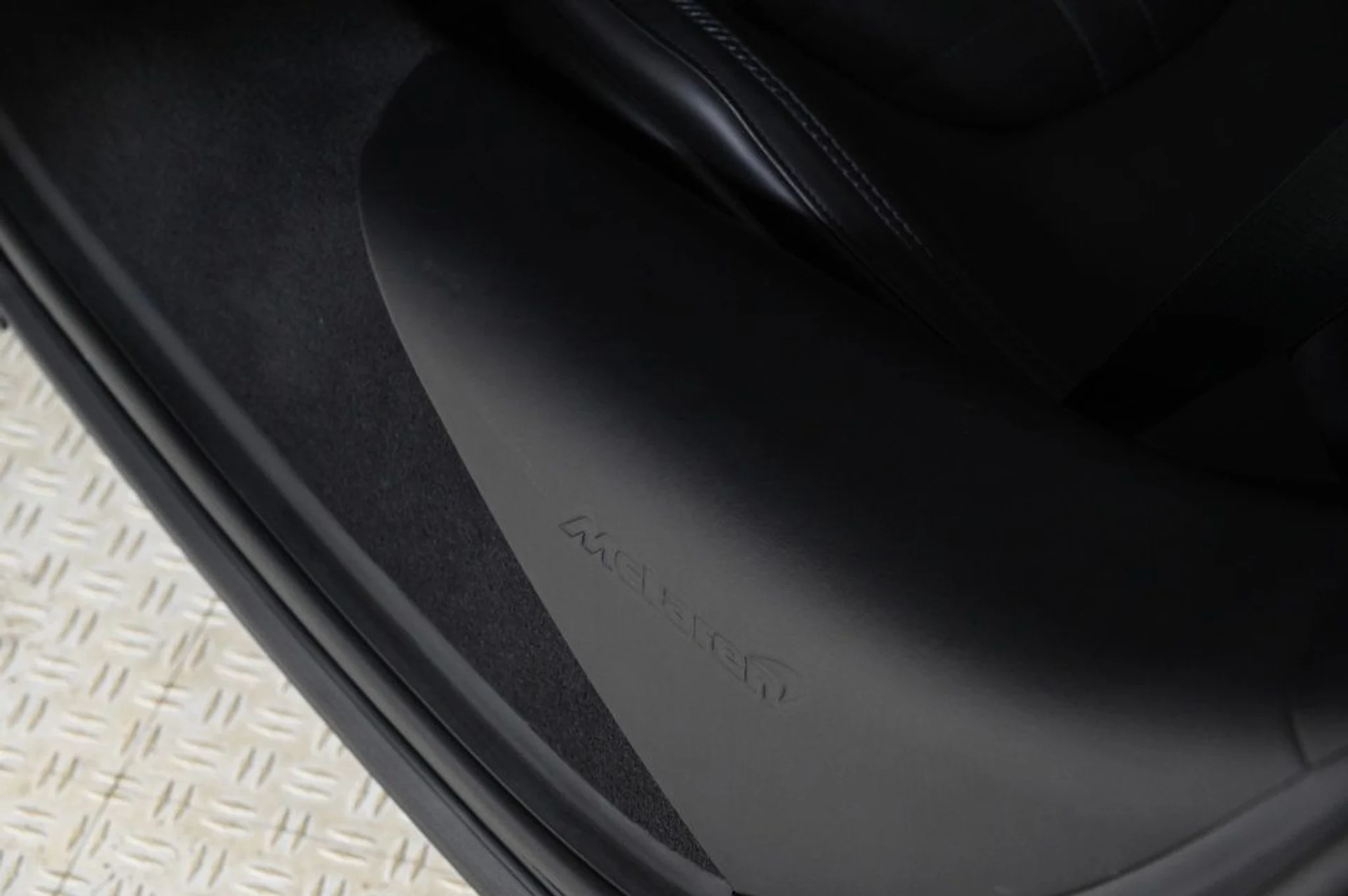 mph022_3150566226_used_2025_mclaren_gts_techlux_11350_22944312_22_1024_92bdecf723