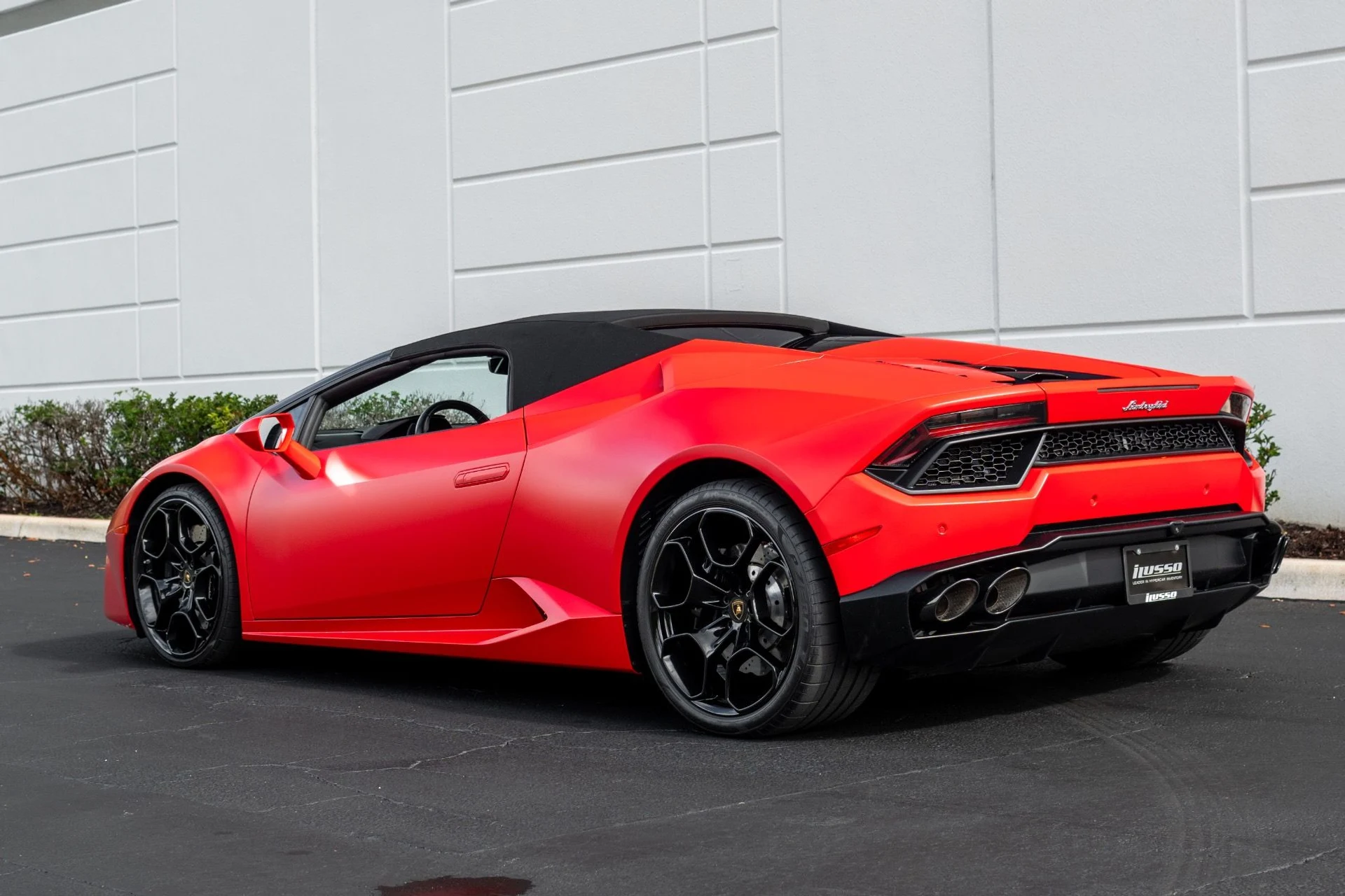 mph022_3150677541_Used_2018_Lamborghini_Huracan_LP_580_2_Spyder_1766443768_96ac633e7e