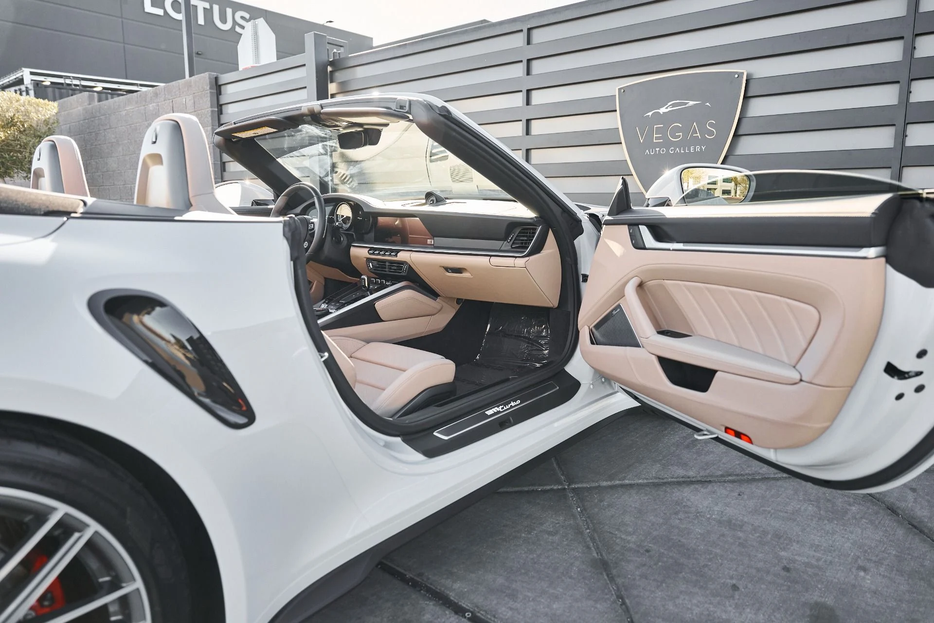 mph022_3153118894_Used_2024_Porsche_911_Turbo_1768616342_12abac2834