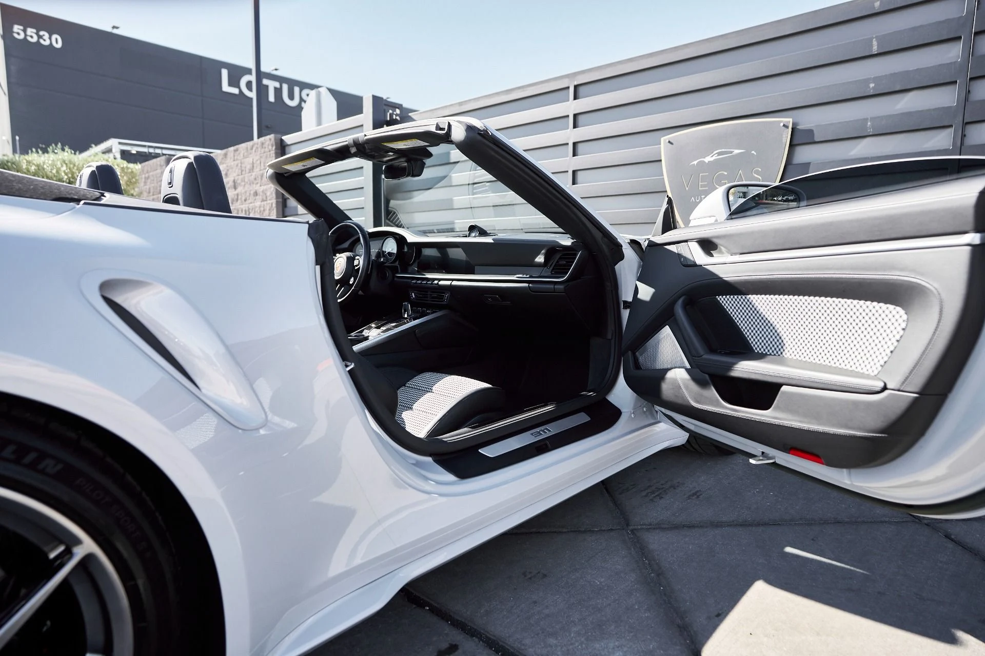 mph022_3158184028_Used_2023_Porsche_911_Turbo_S_1763676475_c79fb979ab