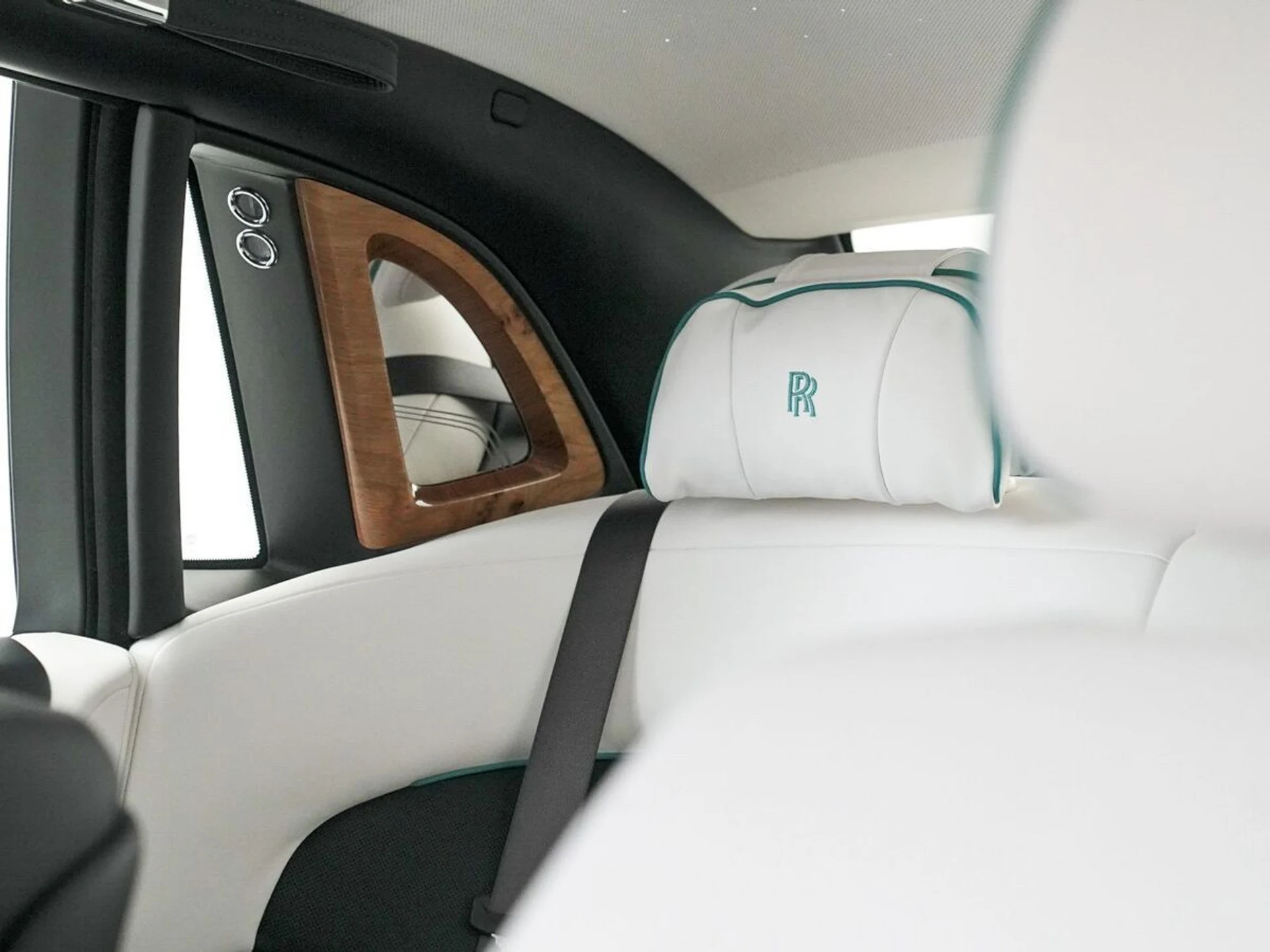 mph022_3158588365_w0x32fvx4yomsir4fx6oihjyh8kc_e4729571fd