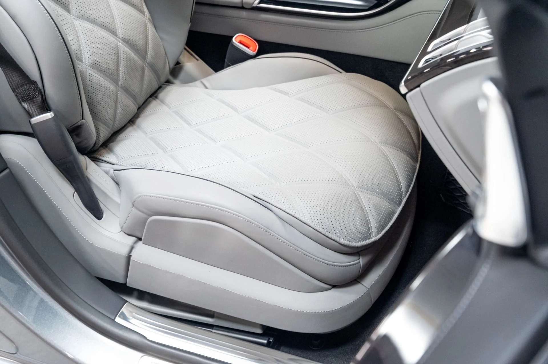 mph022_3159961695_Used_2024_Mercedes_Benz_S_Class_Maybach_S_680_4_MATIC_1777501614_e6c6ddd920