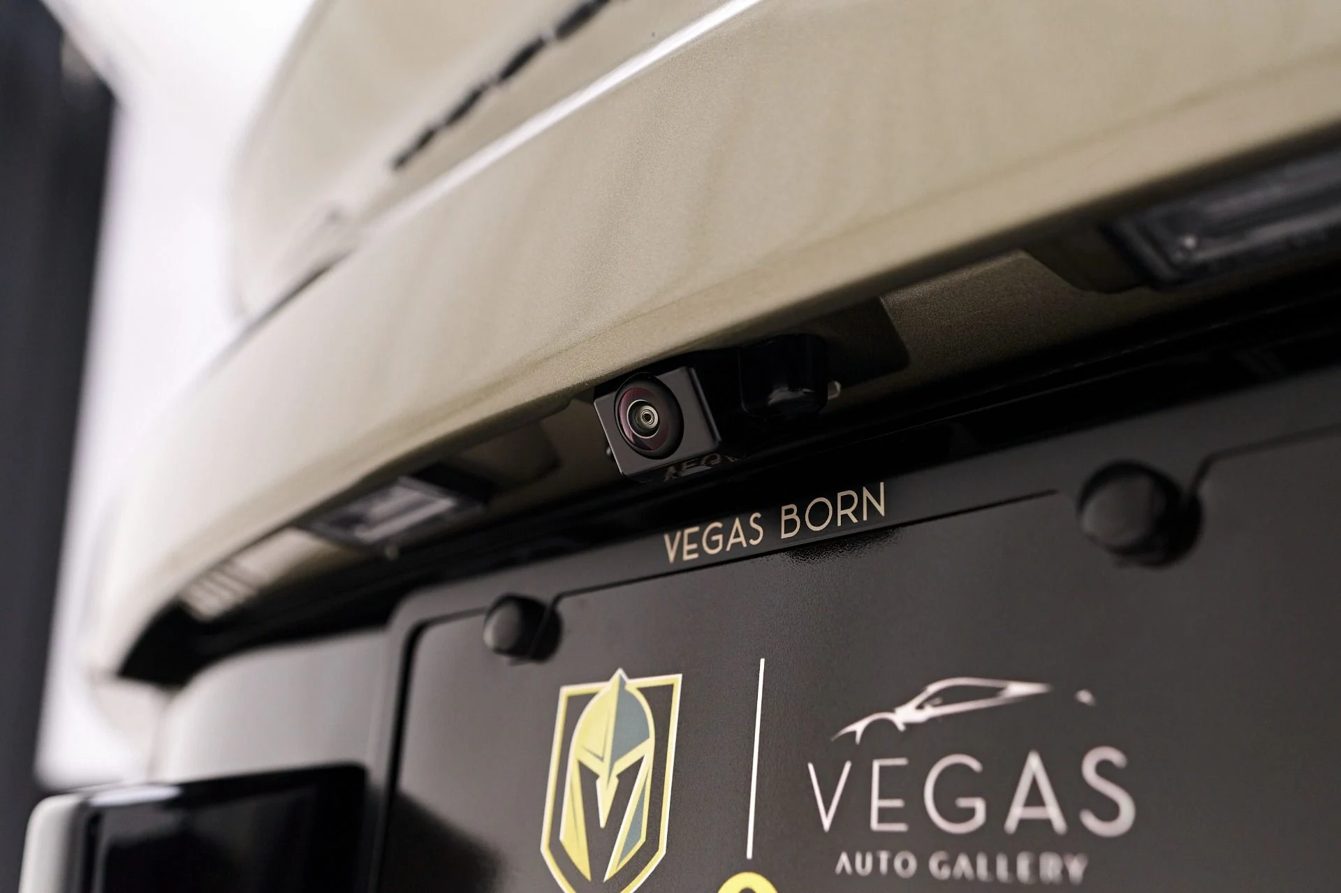 mph022_3161806090_Used_2024_Aston_Martin_DB_12_Volante_1731606794_1ea53dc032