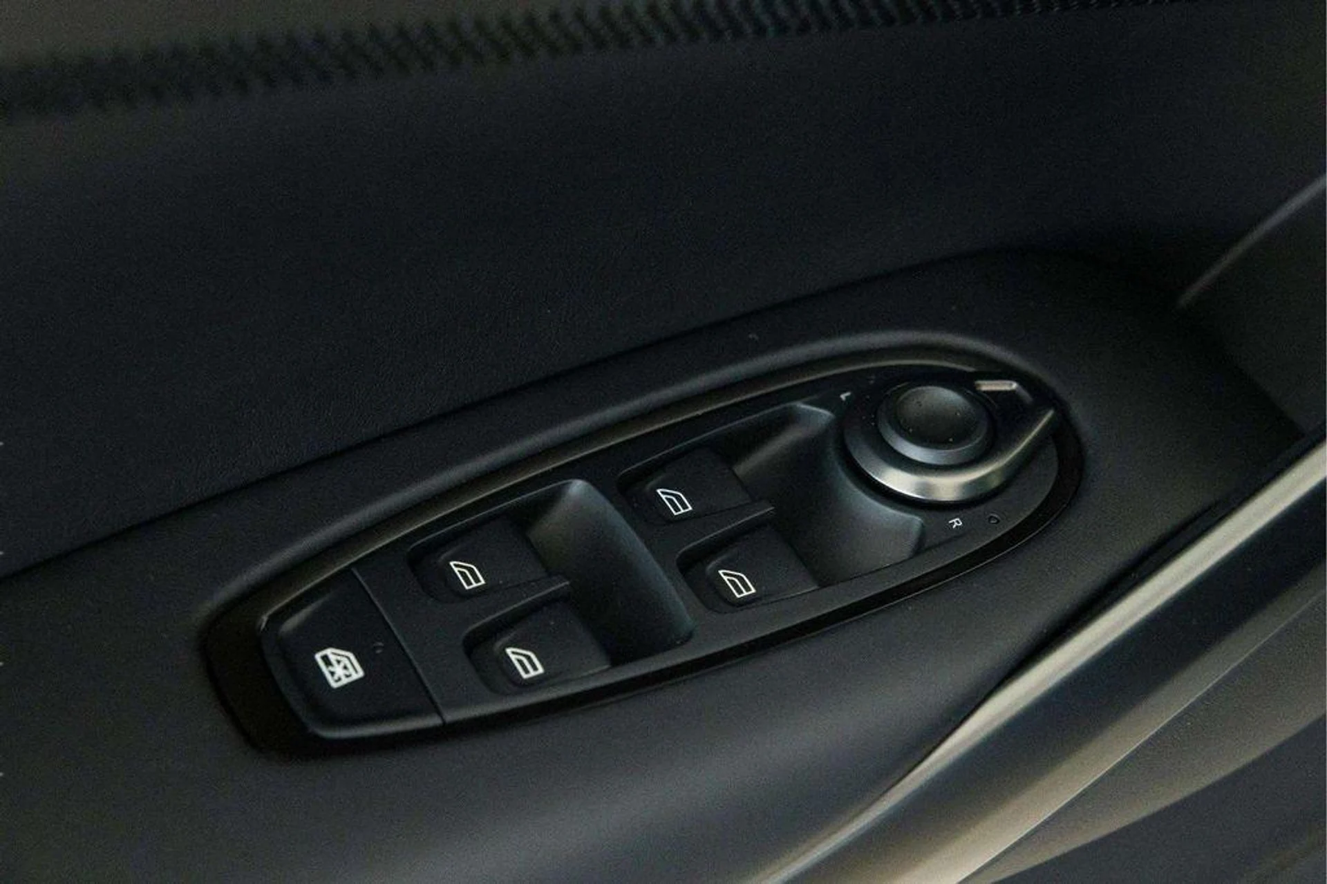 mph022_3171733453_a_Fk2_V_Ge_Og_Dc_B_Ux_f_I4v6_U_De_WRRI_e536ec845f