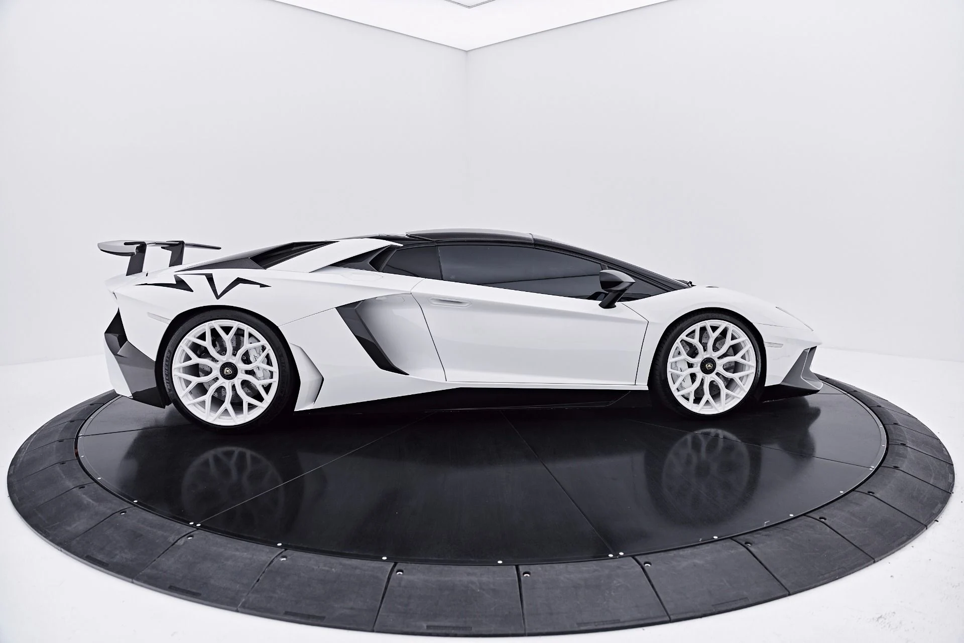 mph022_3176083884_Used_2016_Lamborghini_Aventador_LP_750_4_Super_Veloce_1785199413_d039f47c63