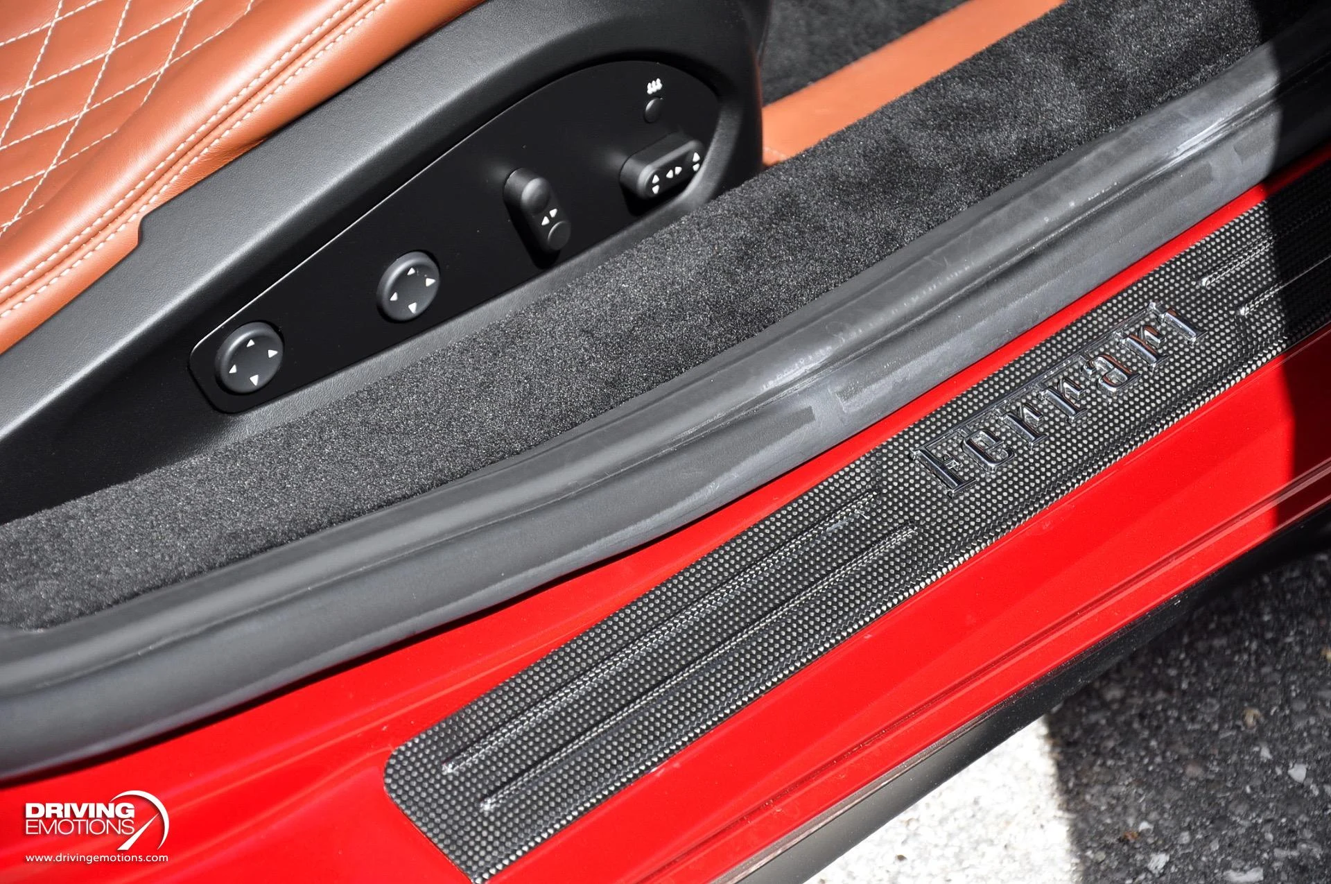 mph022_3187512692_896_p23_l_94d99ec1cf