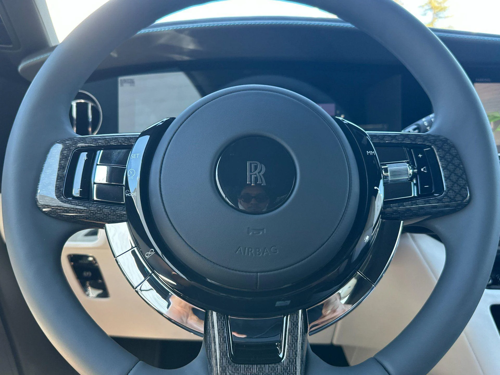 mph022_3192075598_New_2026_Rolls_Royce_Spectre_Black_Badge_1773996542_07fefe875e