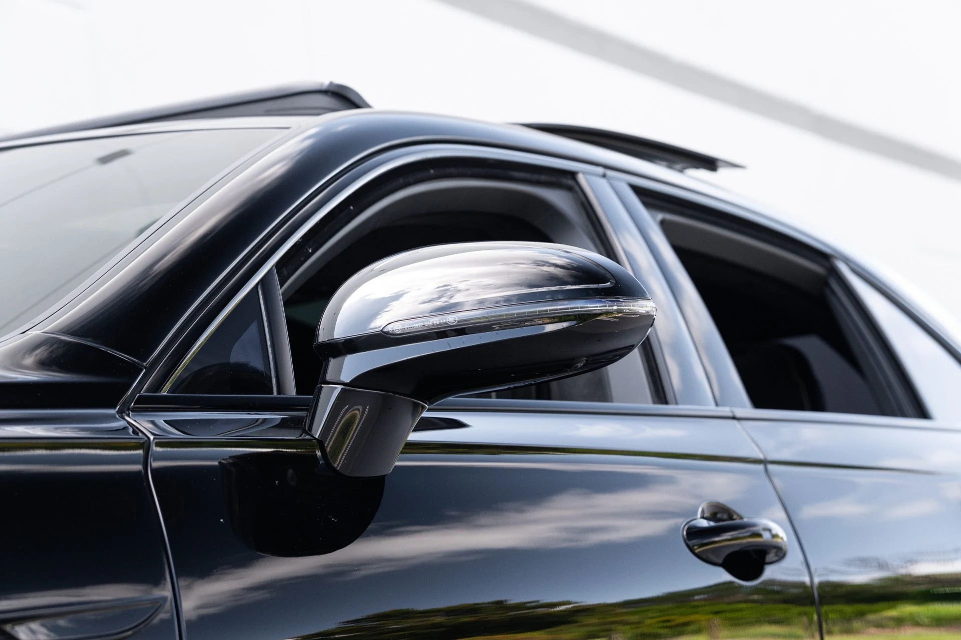 mph022_3202961411_Used_2023_Bentley_Flying_Spur_S_V8_1778782784_0203d30f12