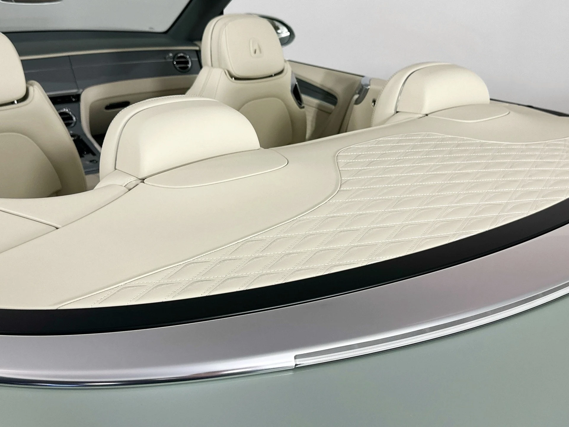 mph022_3208592366_23_f5df65a367