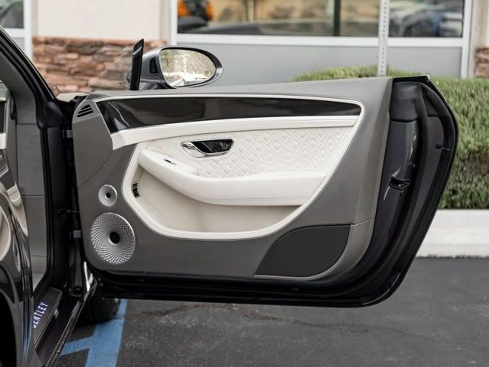 mph022_3212247984_23_431e31c1fb