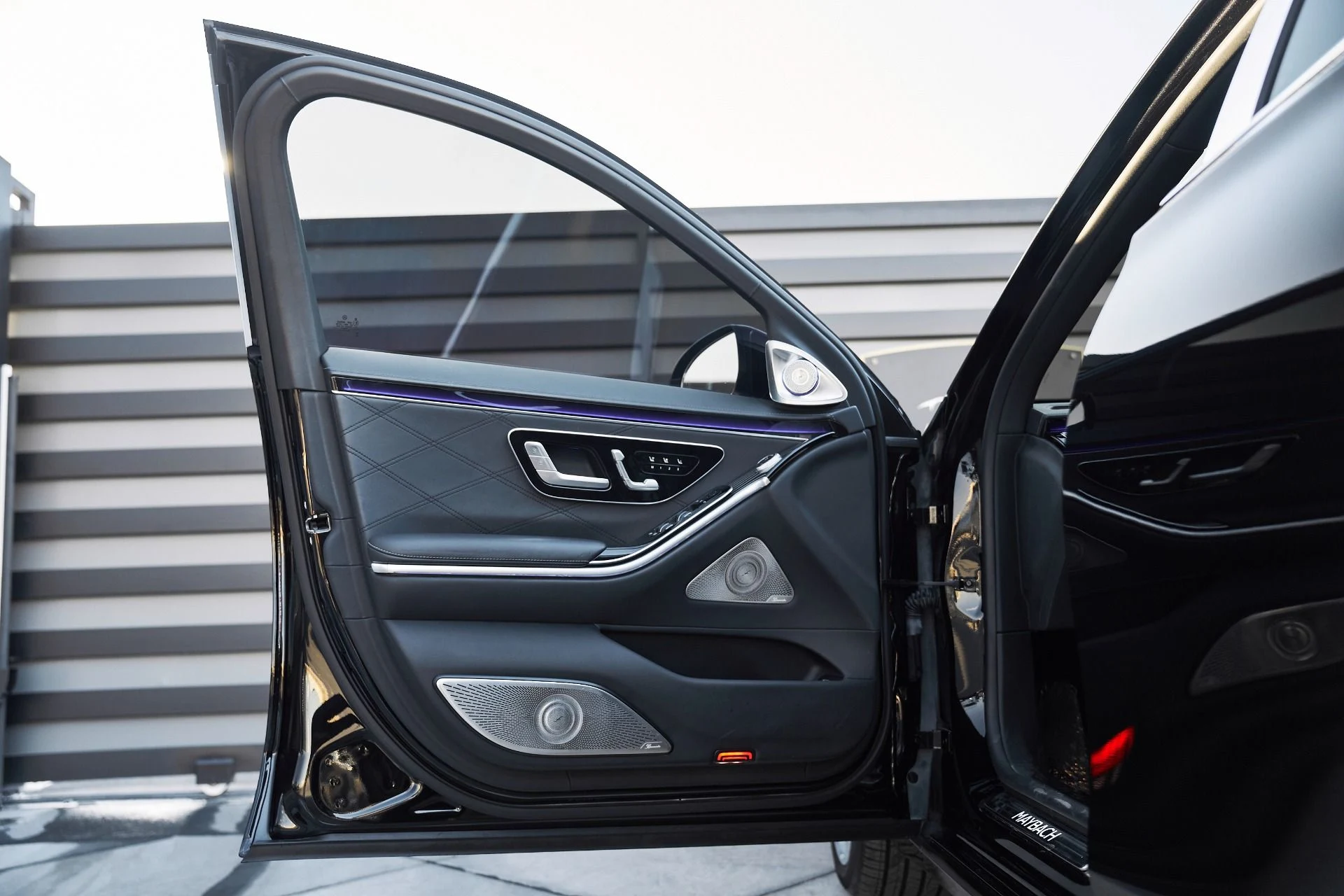 mph022_3212580880_Used_2022_Mercedes_Benz_S_Class_Maybach_S_580_1763082551_eb34e1b0a9