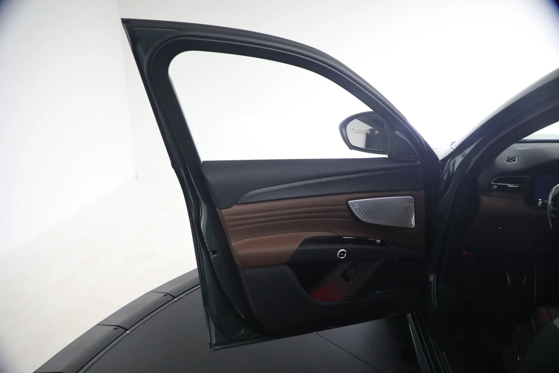 mph022_3216900015_New_2026_Maserati_Grecale_Modena_V6_1777492729_613fc2360b